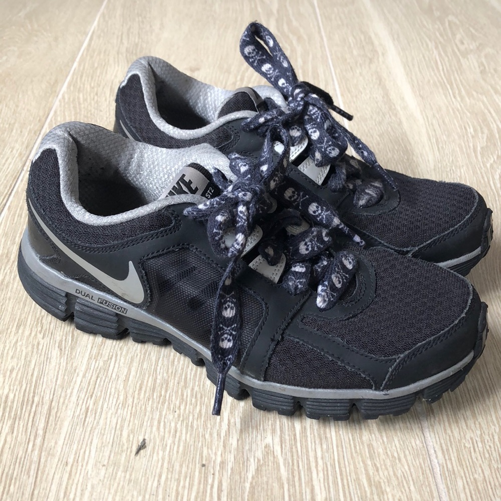 Nike Dual Fusion  ST2 Sneakers